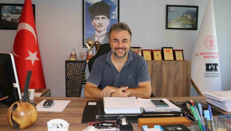 16 yaşında tanıştığı devlet tiyatrosuna müdür oldu