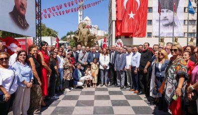 30 Ağustos Zafer Bayramı kutlamaları çelenk sunumu ile başladı
