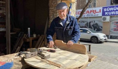 75 yaşındaki marangoz ustası Şentürk: “Eti senin kemiği benim dönemi bitti”