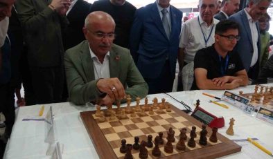8. Uluslararası Altın Kayısı Satranç Turnuvası Malatya’da başladı