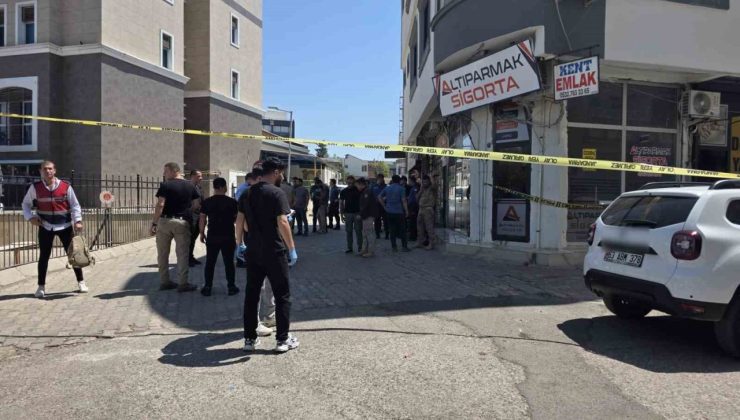 Adliyeden çıkarılan zanlılara silahlı saldırı: 2 yaralı