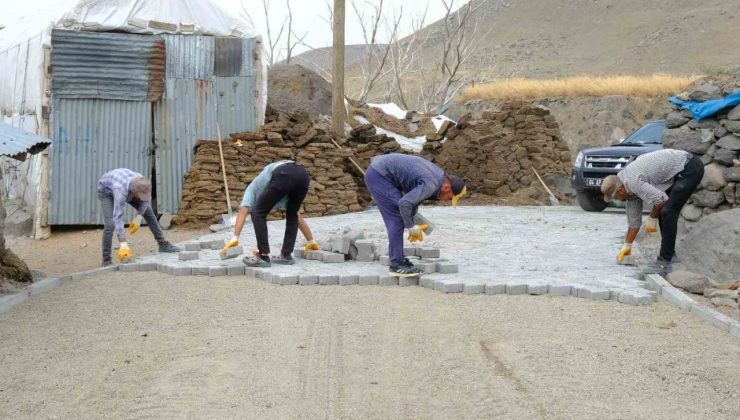 Ağrı’da köy yollarında asfalt ve kilit parke çalışmaları tamamlandı