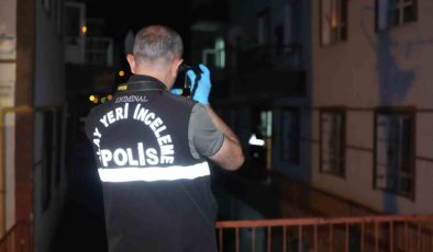 Alkollü gencin öfkesi kanlı bitti: Babasını darp edip kendini yaraladı