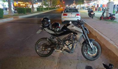 Antalya’da motosikletler çarpıştı: 3 yaralı