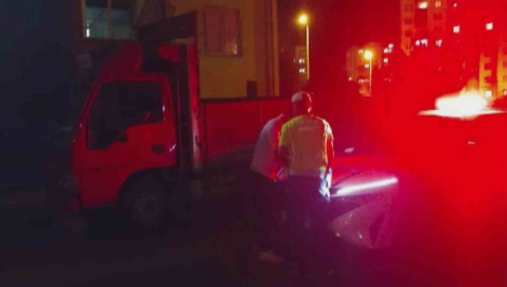 Araçlarına fazla yük atarak trafiği tehlikeye soktular