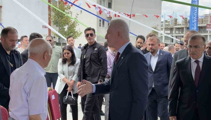 Arnavutköy’de Aile Sağlığı Merkezi açılışı İstanbul Valisi Davut Gül’ün katılımıyla gerçekleşti