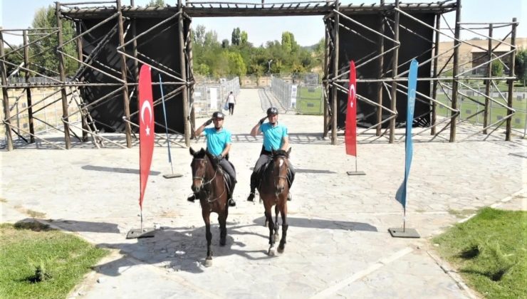 Atlı jandarma birlikleri, Malazgirt kutlamalarına renk kattı