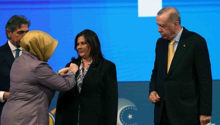 Aydın Büyükşehir Belediye Başkanı Özlem Çerçioğlu, AK Parti’ye katıldı.