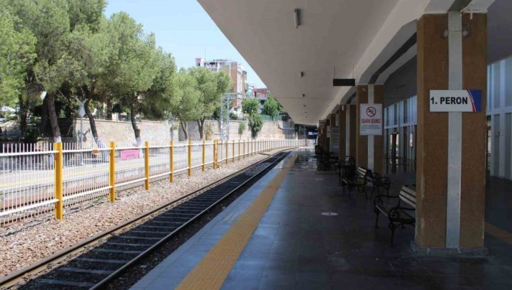 Aydın’da tren seferleri iptal oldu, vatandaşlar kapıdan döndü