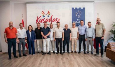 Aydın’daki CHP’li Belediye Başkanları Kuşadası’nda bir araya geldi
