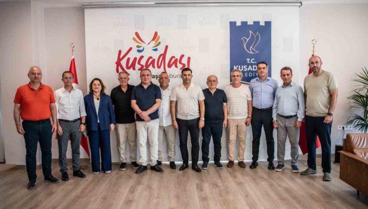 Aydın’daki CHP’li Belediye Başkanları Kuşadası’nda bir araya geldi