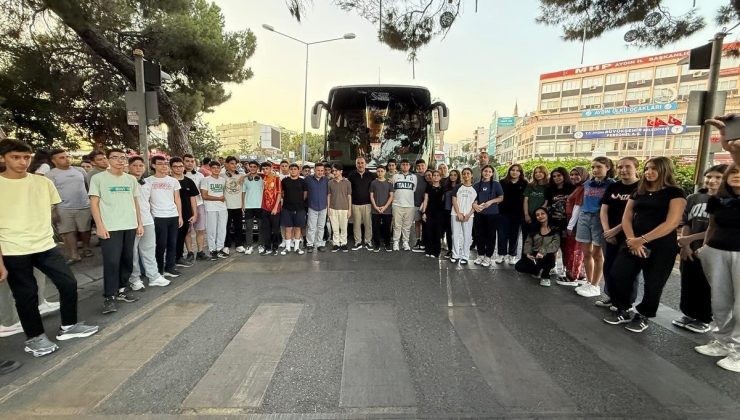 Aydın’dan 64 öğrenci gençlik kamplarına uğurlandı
