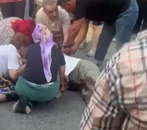 Bağcılar’da kadını bıçaklayan şahsı vatandaşlar linç etti