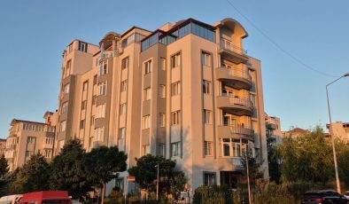 Bahçeşehir’de karısını silahla ağır yaralayan şahıs, ardından silahı kendi kafasına dayadı