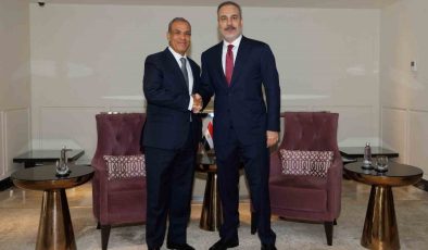 Bakan Fidan, Suudi Arabistan’da Mısırlı mevkidaşı Abdellaty ile bir araya geldi