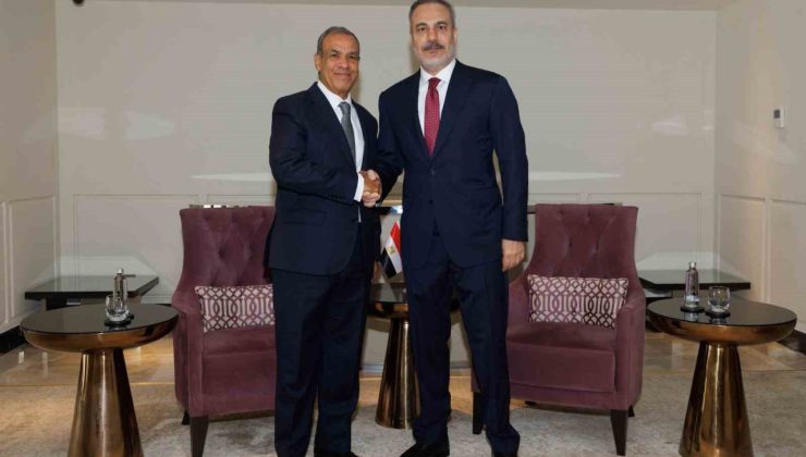 Bakan Fidan, Suudi Arabistan’da Mısırlı mevkidaşı Abdellaty ile bir araya geldi