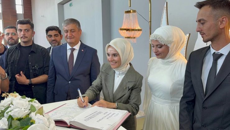 Bakan Göktaş, Karabük’te gençlerin nikah şahidi oldu
