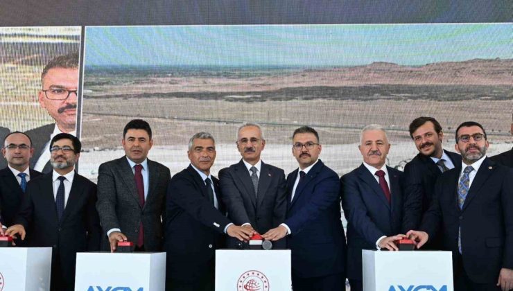 Bakan Uraloğlu: Zengezur koridoru, Türkiye, Azerbaycan ve Ermenistan arasında ekonomik işbirliğini güçlendirecek, bölgesel barışı pekiştirecek