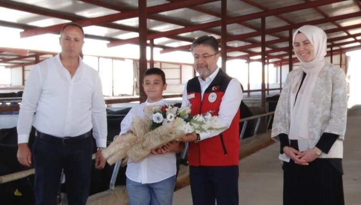 Bakan Yumaklı: “2026’dan itibaren her yıl 200 bin baş hayvanı kendi üreticimizden karşılayacağız”
