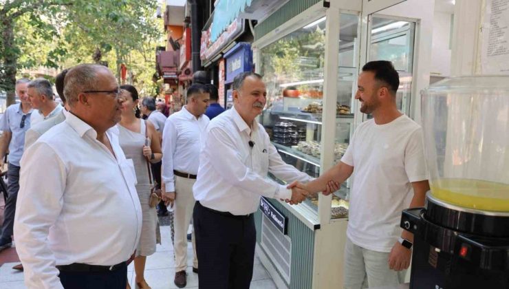 Başkan Balaban, Karaköy’de esnaf ziyareti yaptı