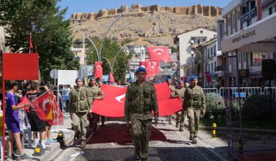 Bayburt’ta 30 Ağustos Zafer Bayramı coşkuyla kutlandı