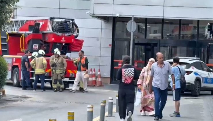 Beylikdüzü’nde AVM de yangın paniği