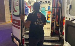 Bıçaklanan genç hastaneye kaldırıldı