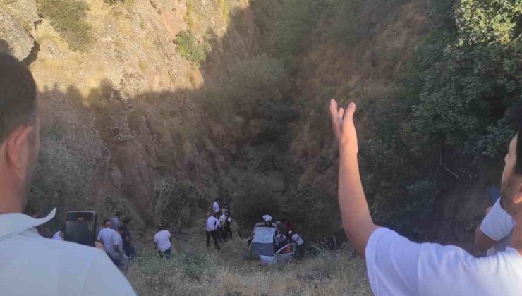 Bitlis’te otomobil uçuruma yuvarlandı: 1 ağır yaralı
