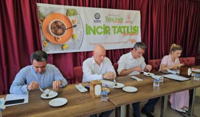 Buharkent’te taze incirli tatlılar yarıştı