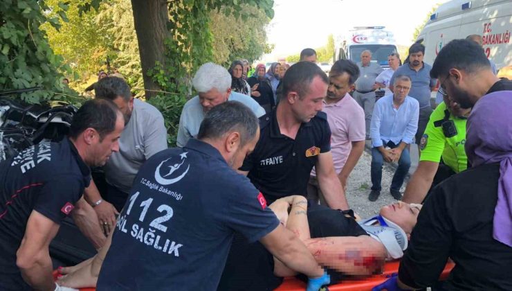 Burdur’da traktör otomobille çarpıştı: 4 yaralı