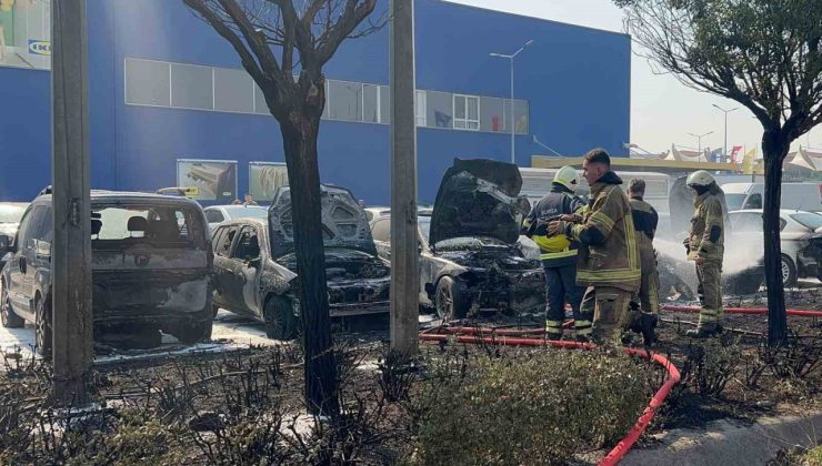 Bursa’da AVM otoparkında yangın: 6 araç kül oldu