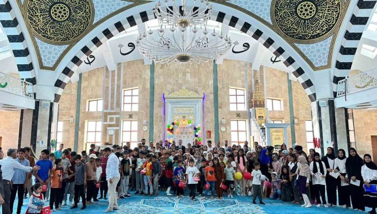 Çaldıran’da Yaz Kur’an Kursları sona erdi: Başarılı öğrencilere ödüllerini kaymakam ve müftü takdim etti