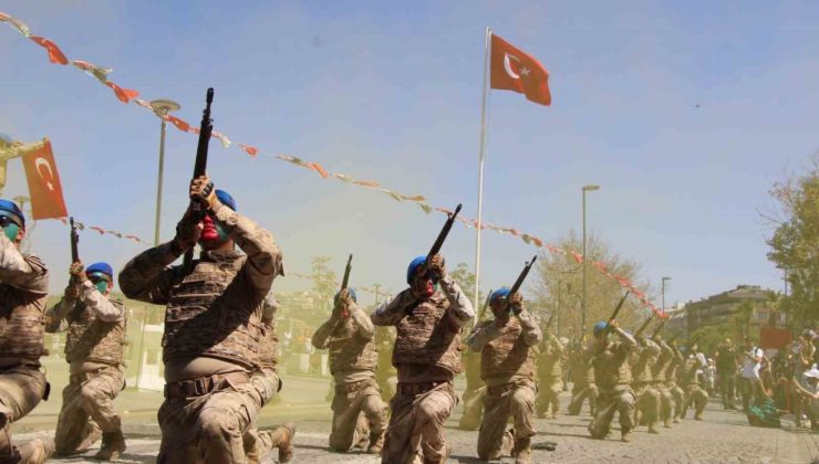 Çanakkale’de Zafer Bayramının 103’üncü yıl dönümü coşkuyla kutandı