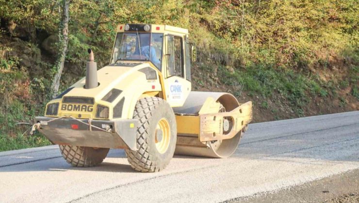 Canik’te 52 mahallede yol çalışması