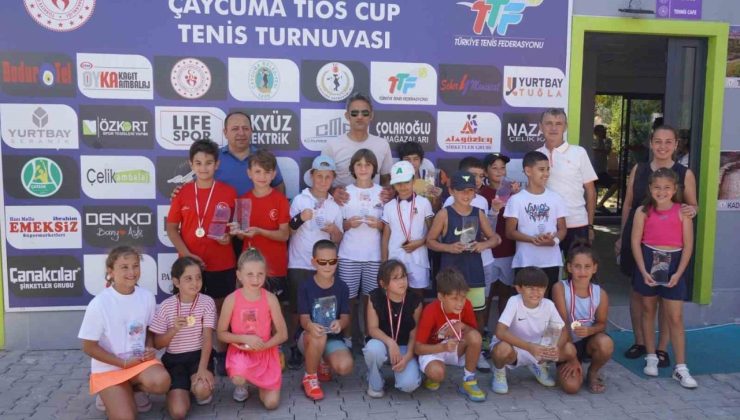 Çaycuma’da minik tenisçiler kupa için yarıştı