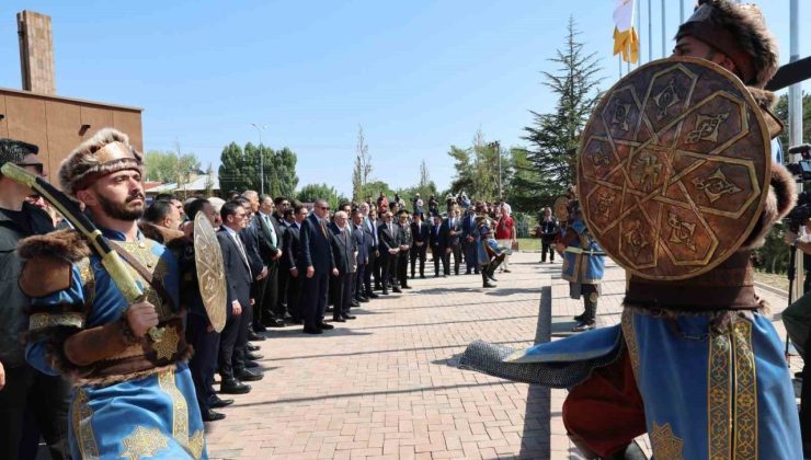 Cumhurbaşkanı Erdoğan: “Ahlat Kızılelma’nın anahtarıdır”