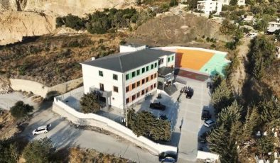 Defne’de yapımı tamamlanan Dursunlu Gazi İlkokulu/Ortaokulu eğitim dönemine hazır