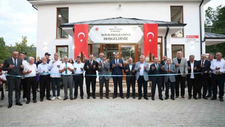 Depremde yıkılan caminin yerine yenisi yapıldı