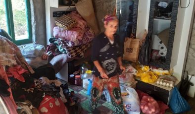 Devrekli çift yıkılmak üzere olan evde hayat mücadelesi veriyor