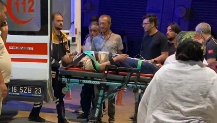 Devrilen traktörün sürücüsü ağır yaralandı