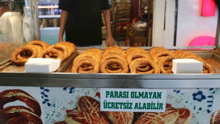 Diyarbakır’ın örnek esnafı: İhtiyaç sahipleri 6 yıldır bu tezgahtan ücretsiz simit ve su alabiliyor