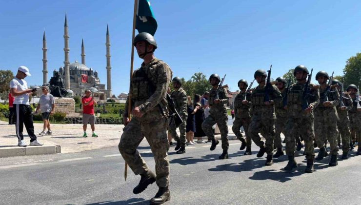 Edirne’de 30 Ağustos coşkusu: Mehmetçiğin zafer yürüyüşü dosta güven, düşmana korku saldı