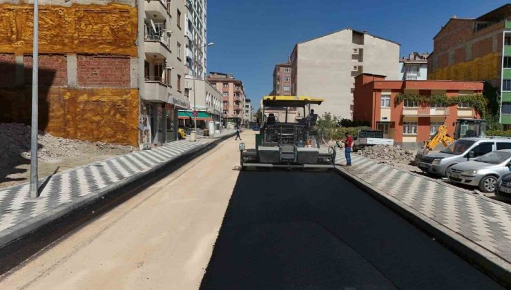 Elazığ’da yol yenileme çalışmaları devam ediyor