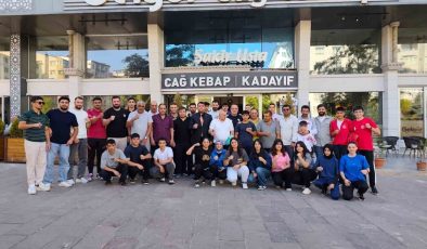 Elmalı, Erzurumlu boksörlerle yemekte bir araya geldi