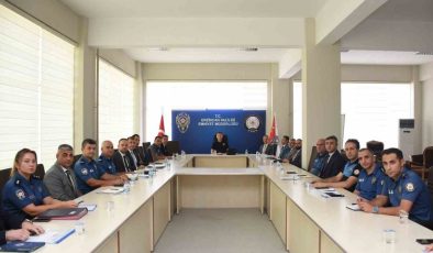 Emniyet Müdürü Baybaba, birim amirleriyle toplantı yaptı