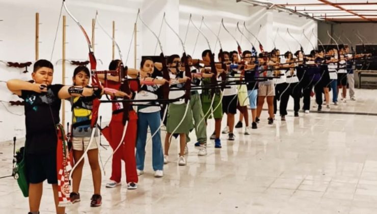 Eskişehirli sporcular okçuluk antrenmanlarına devam ediyor