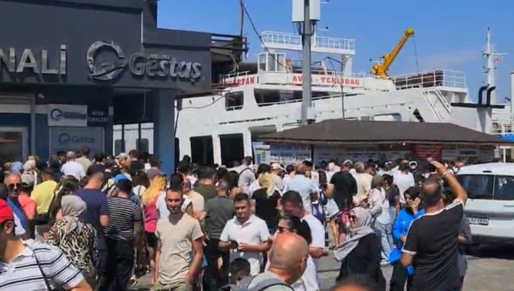 Fırtına gemi seferlerini iptal ettirdi: Tatilciler Erdek’te uzun kuyruklar oluşturdu