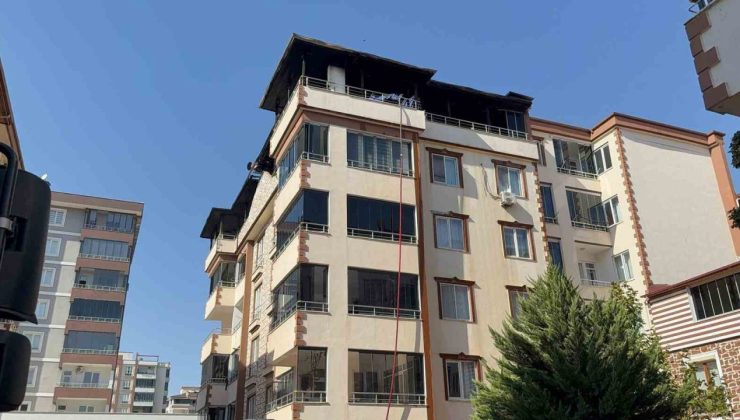 Gaziantep’te 4 katlı binanın terasında yangın