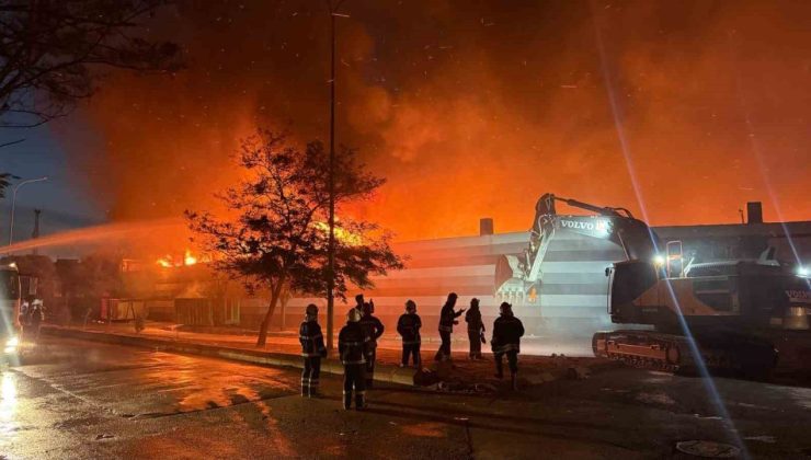 Gaziantep’te geri dönüşüm fabrikasındaki yangın kontrol altına alındı