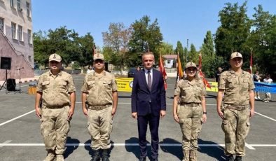 Hamur’da 30 Ağustos Zafer Bayramı törenle kutlandı